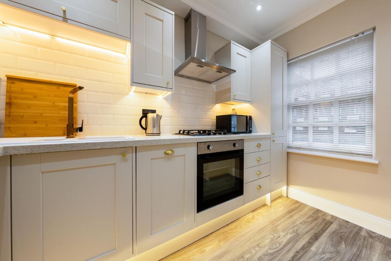 Brand New London Luxury House - Sleeps 8 Villa ภายนอก รูปภาพ